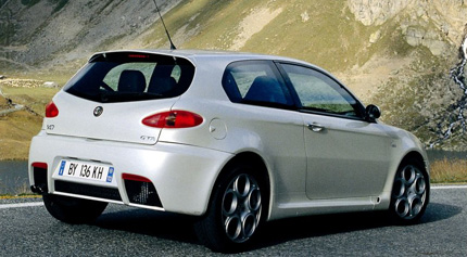 Alfa Romeo 147 GTA: 10 фото