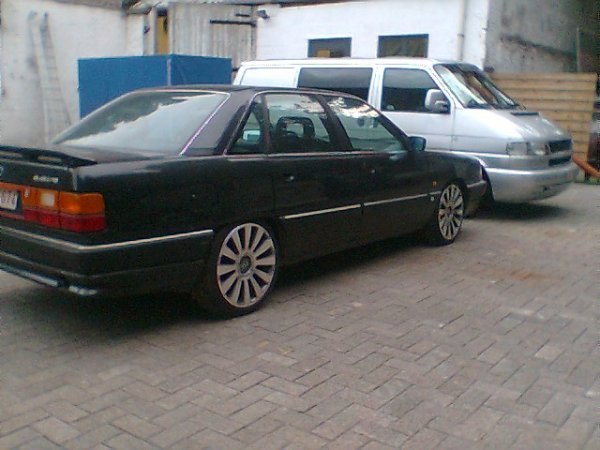 Audi 200: 4 фото