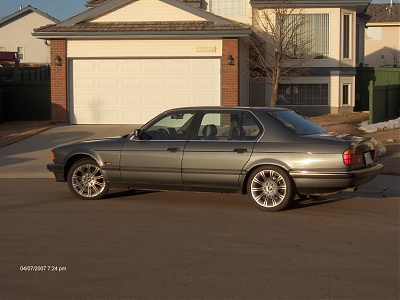 BMW 735iL: 9 фото