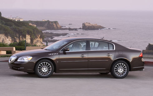 Buick Lucerne: 9 фото