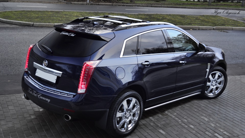 Cadillac SRX: 10 фото