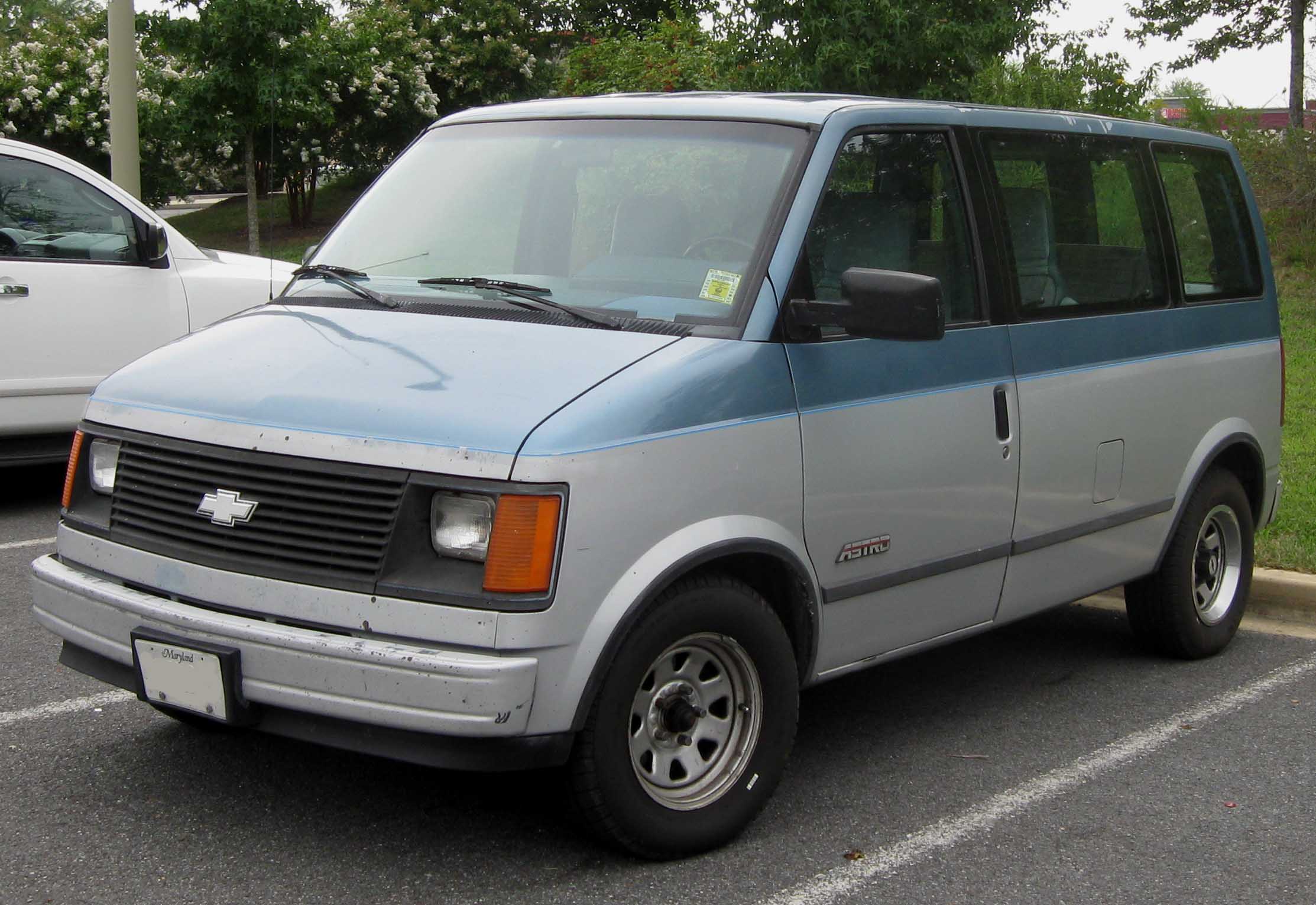 Chevrolet Astro: 7 фото