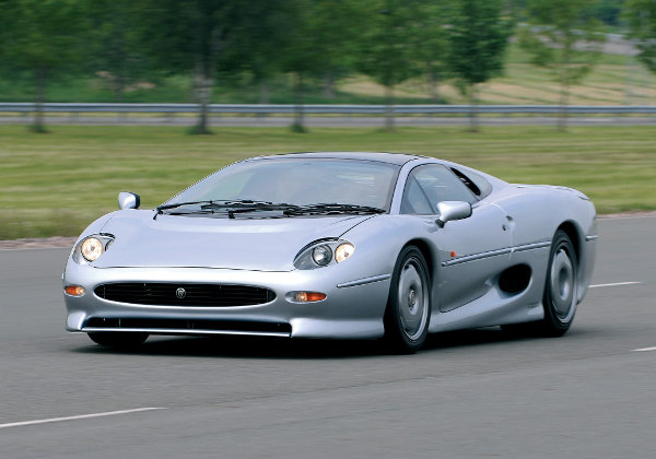 Jaguar XJ220: 9 фото