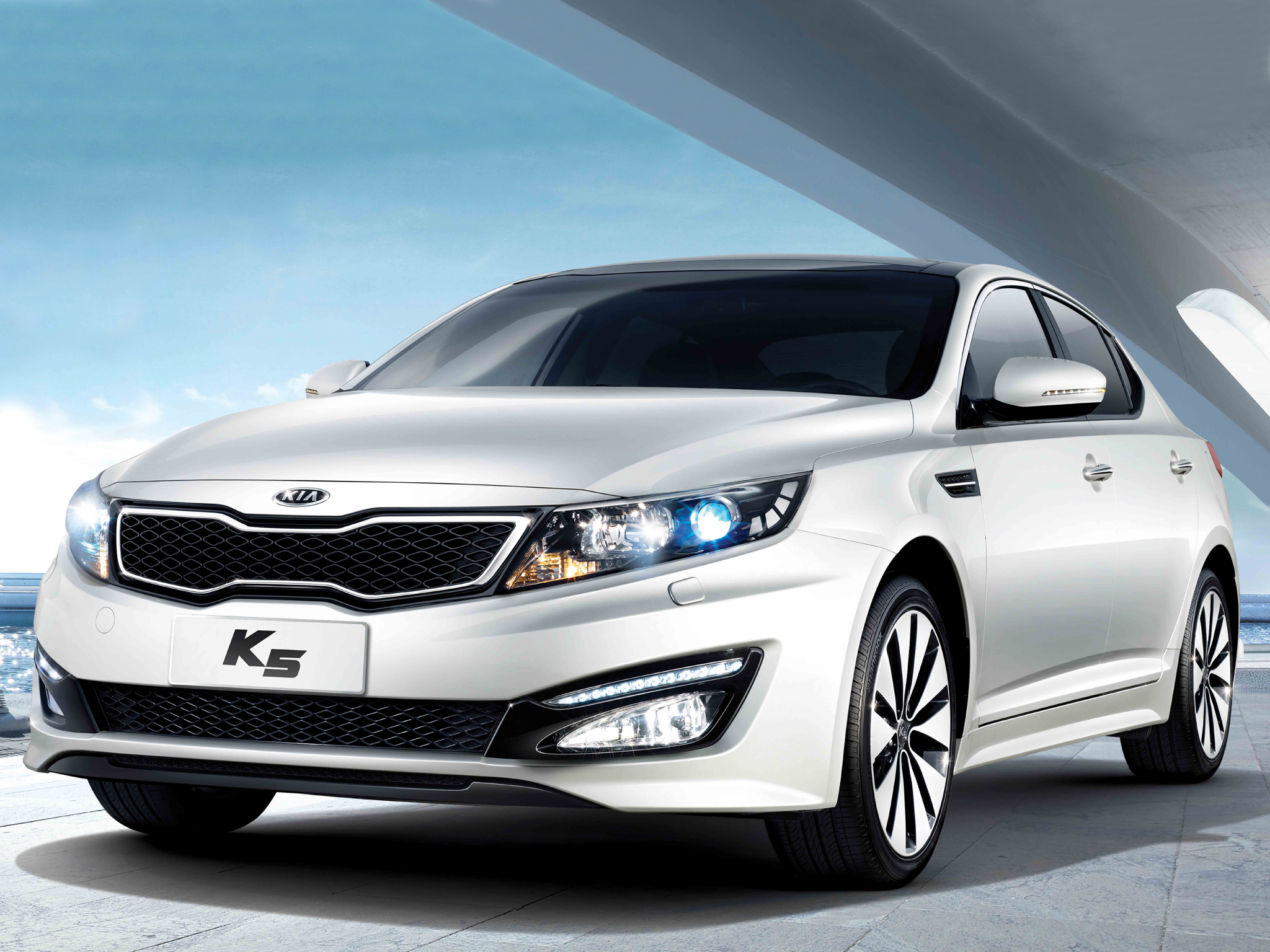 Kia K5: 7 фото