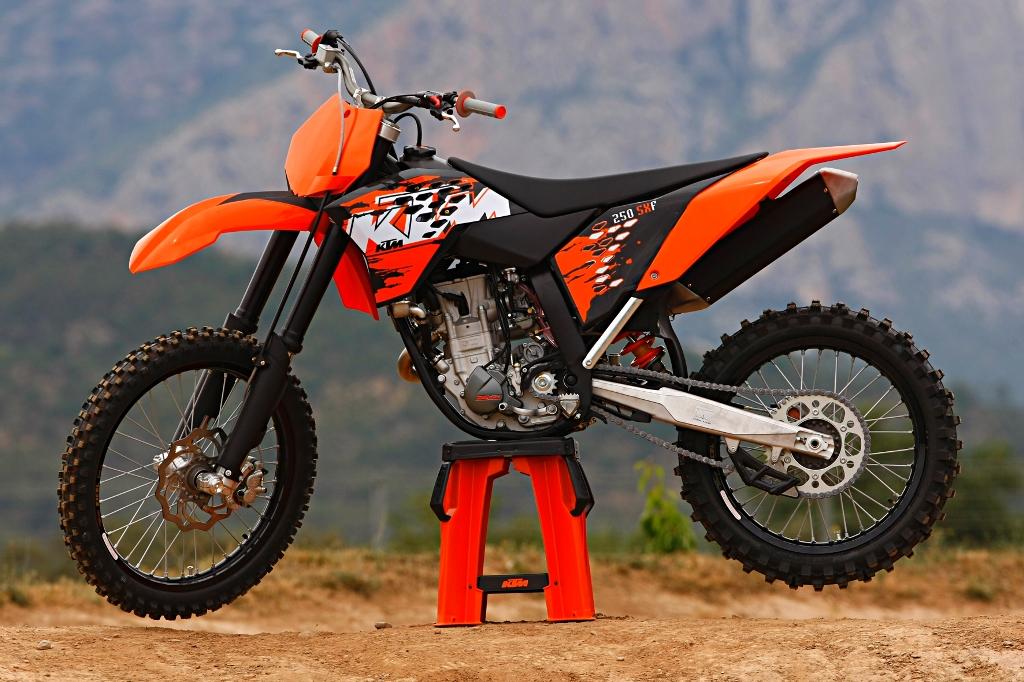 KTM 250 SX-F: 2 фото