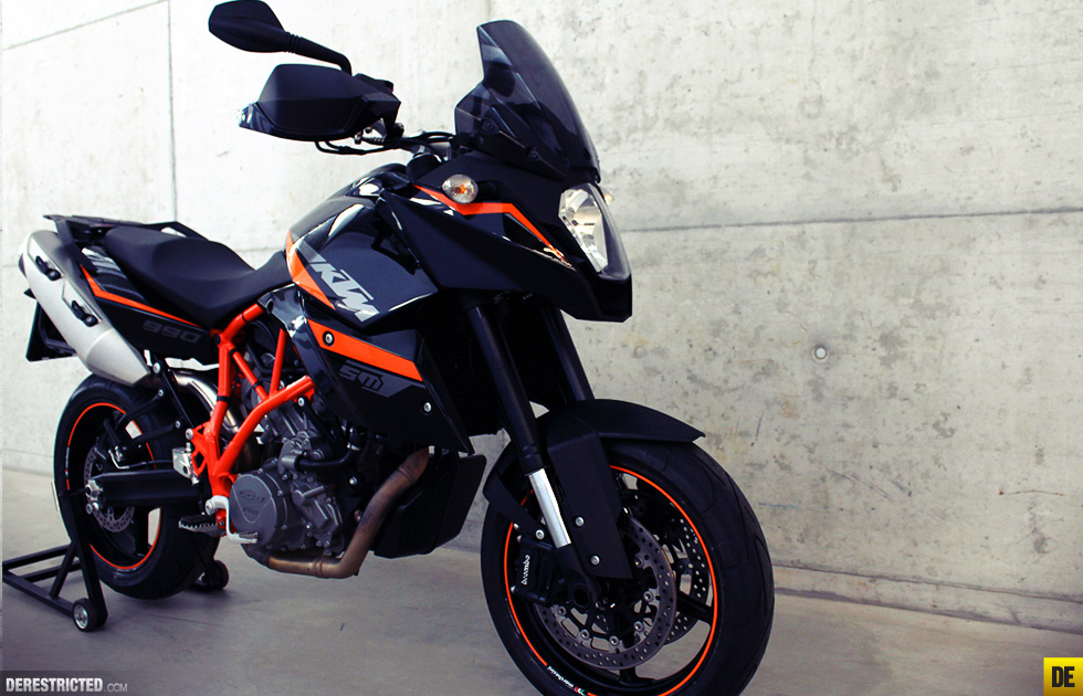 KTM 990 SMT: 11 фото