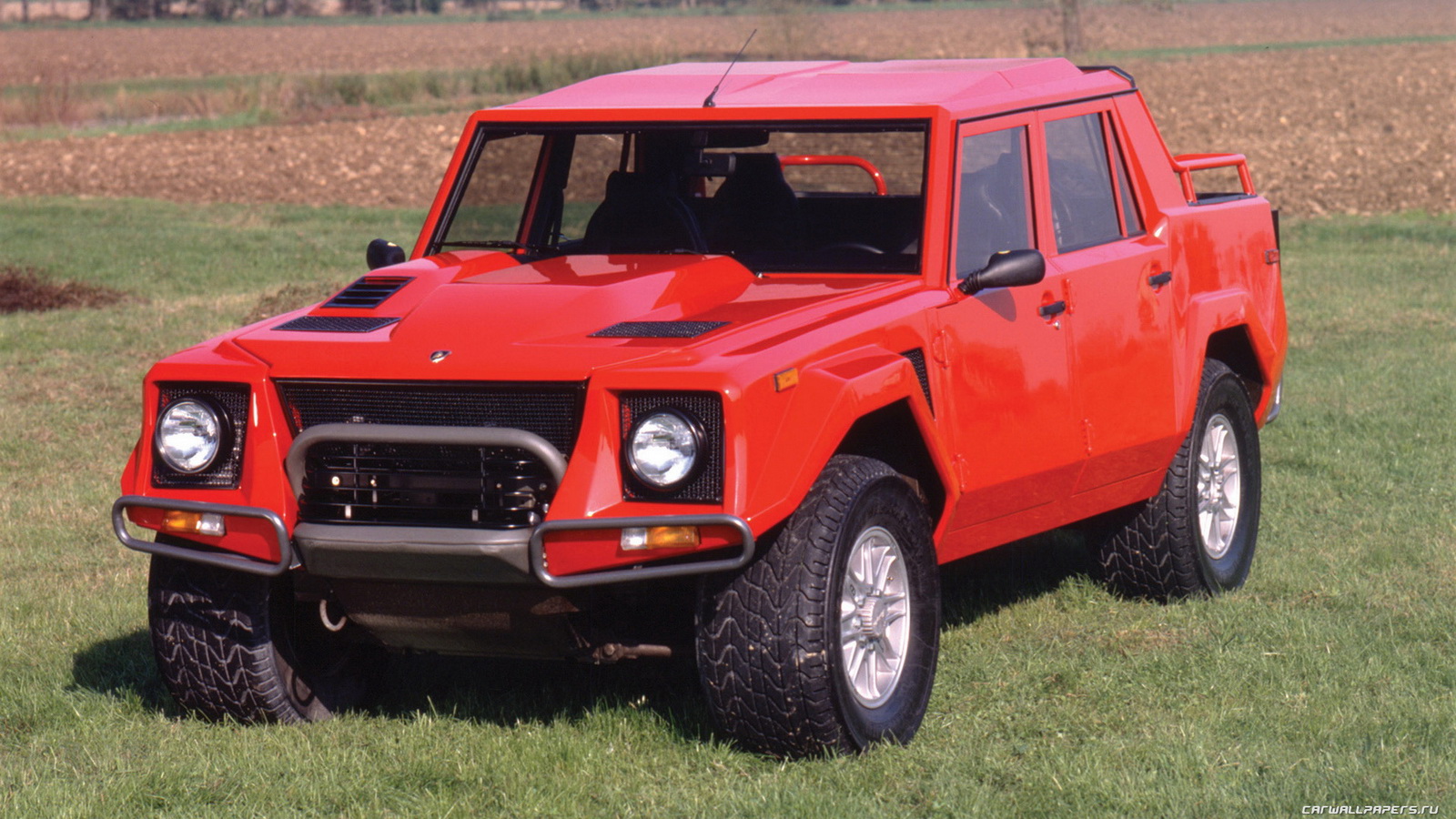 Lamborghini LM-004: 10 фото