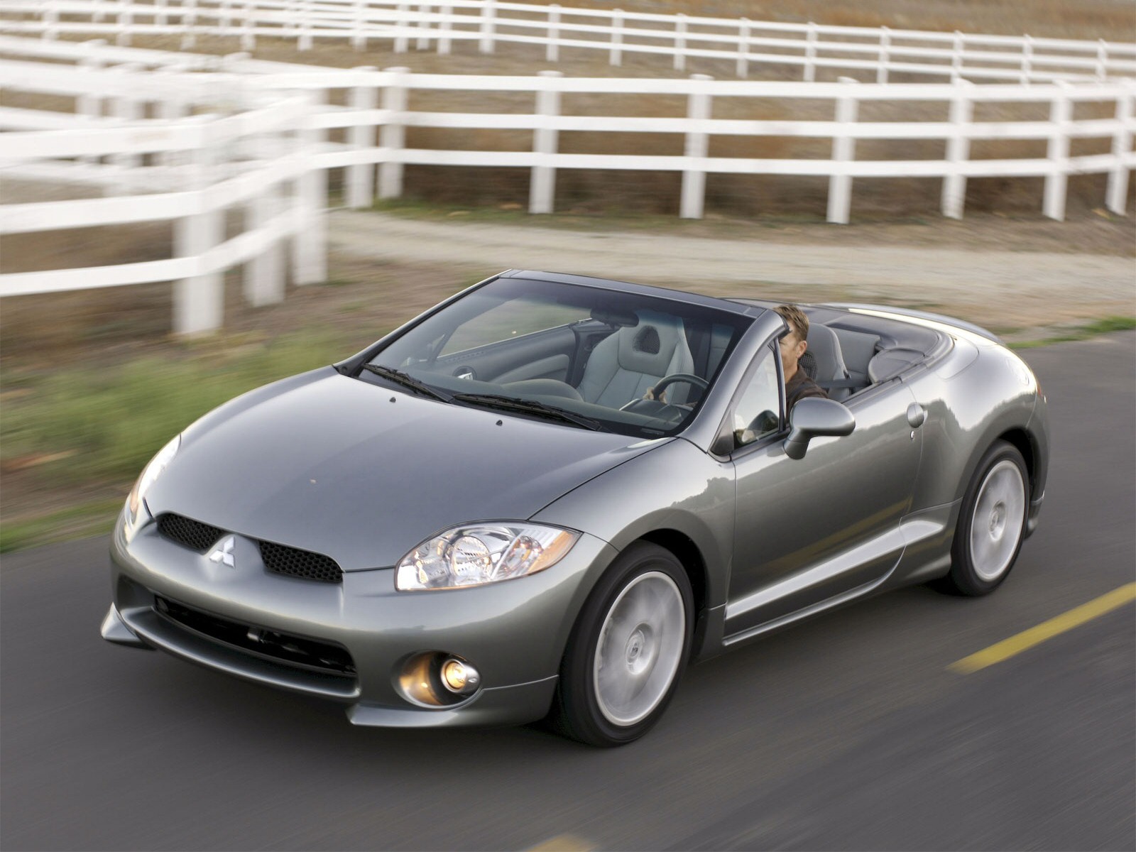 Mitsubishi Eclipse Spyder: 5 фото