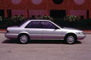 Nissan Stanza: 9 фото