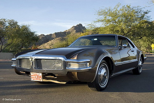 Oldsmobile Toronado: 8 фото