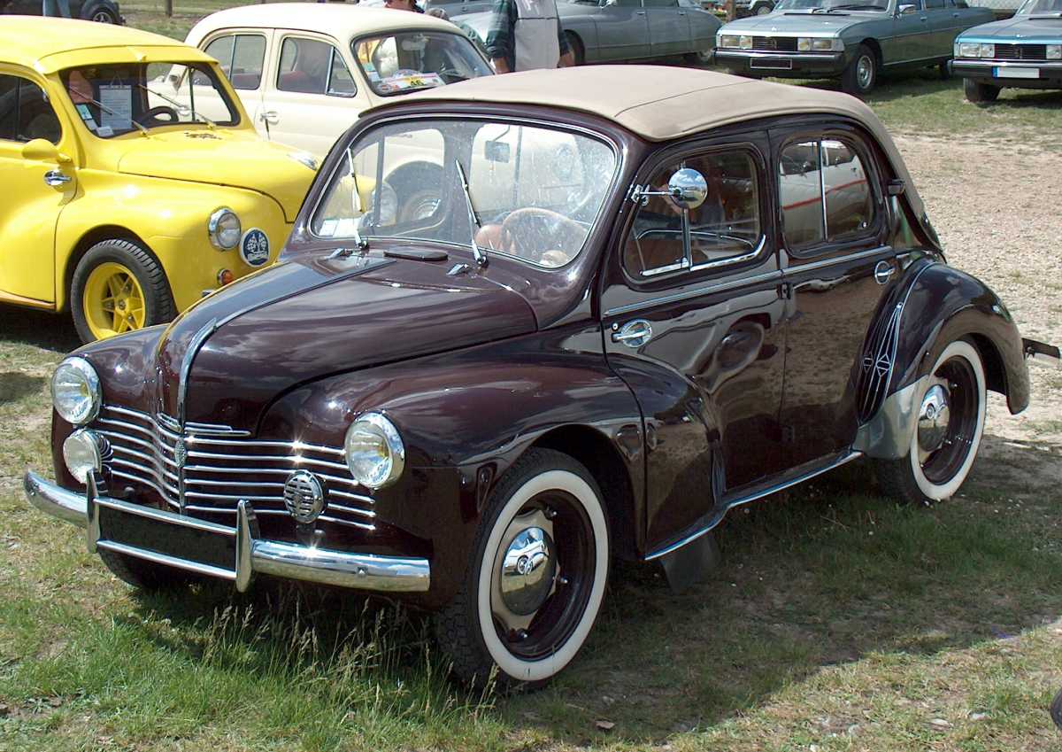 Renault 4CV: 3 фото