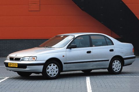 Toyota Carina: 8 фото