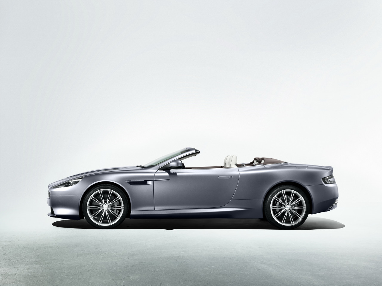 Aston Martin Virage Volante: 3 фото