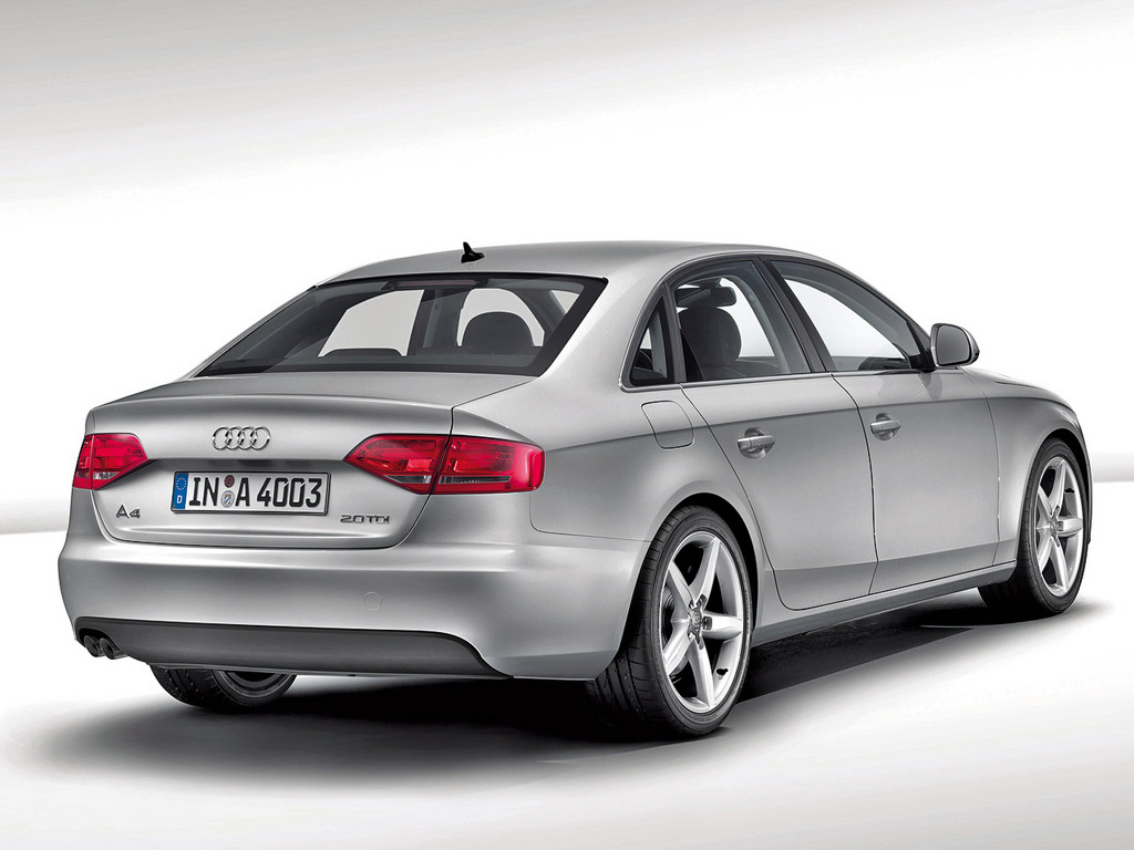 Audi A4: 11 фото