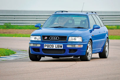 Audi S2: 10 фото