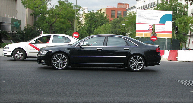 Audi S8 D3: 9 фото