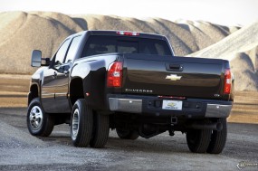 Chevrolet Silverado: 2 фото