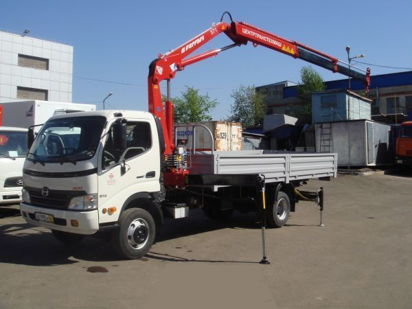 HINO 300: 12 фото