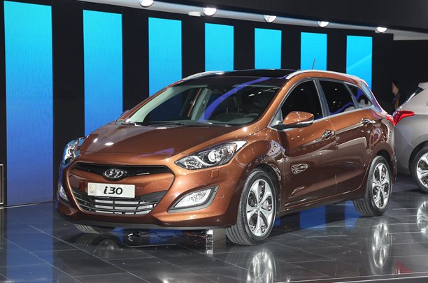 Hyundai i30 Wagon: 12 фото