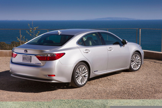 Lexus ES III: 4 фото