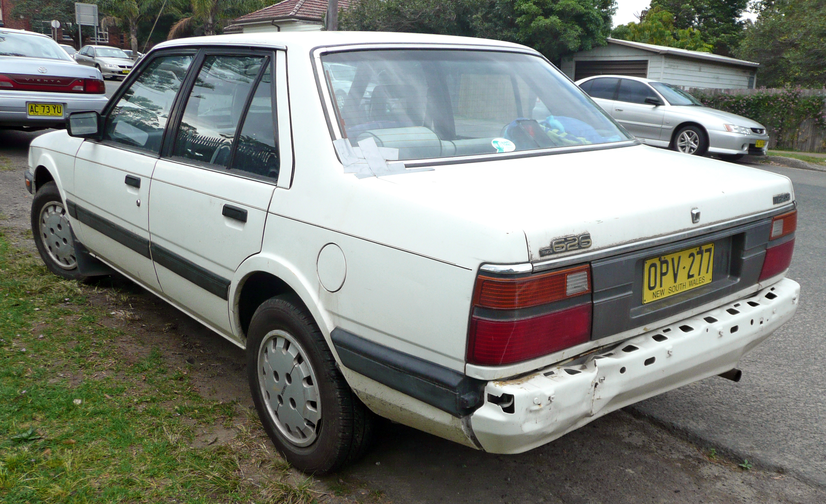 Mazda 626 GC: 4 фото