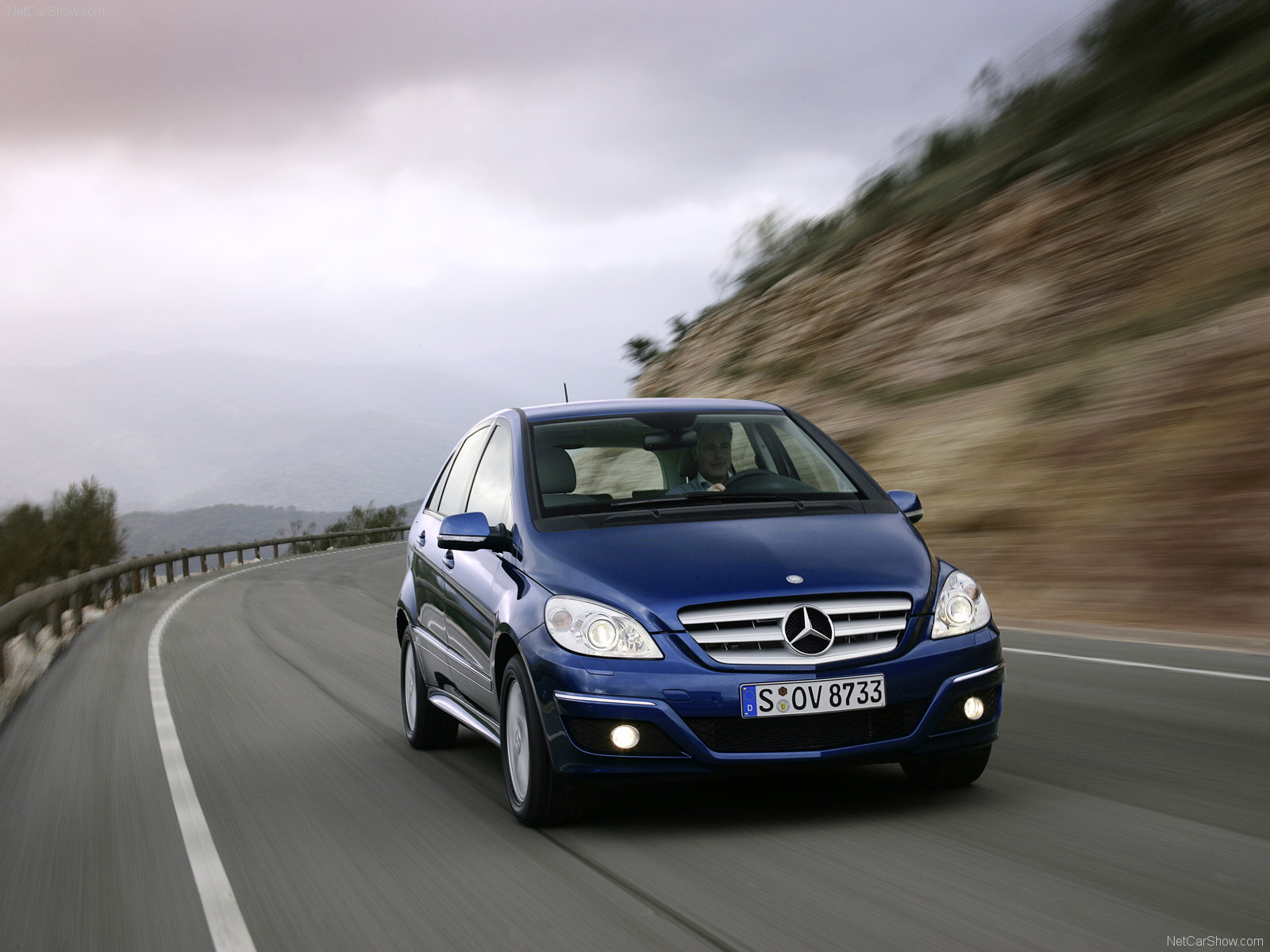 Mercedes B-class: 12 фото