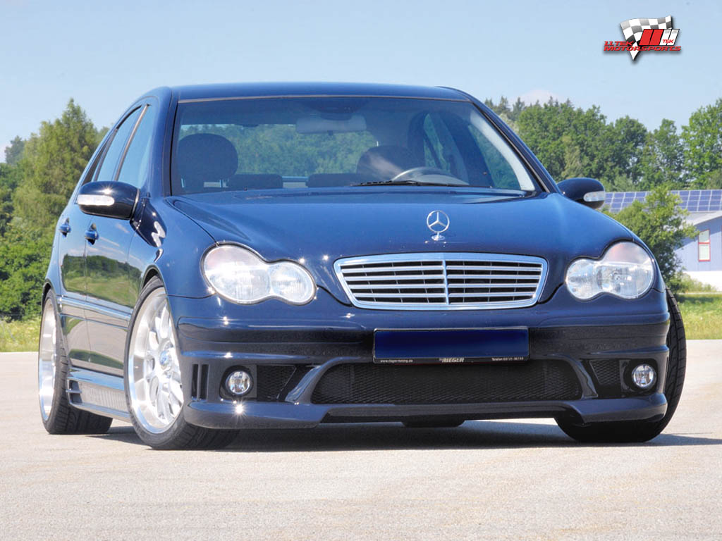 Mercedes C-class W203: 3 фото