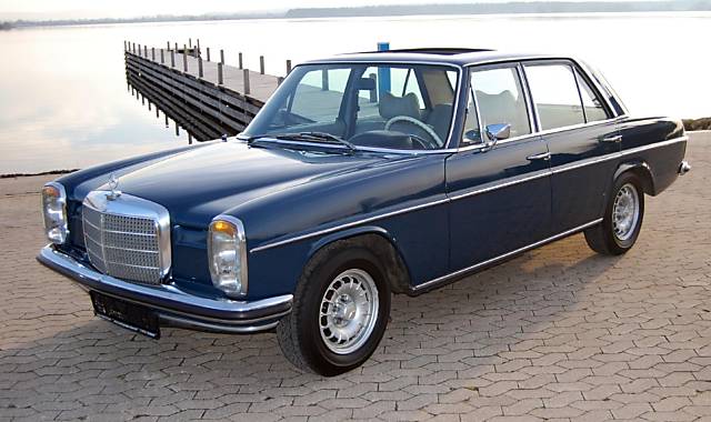 Mercedes W114: 2 фото