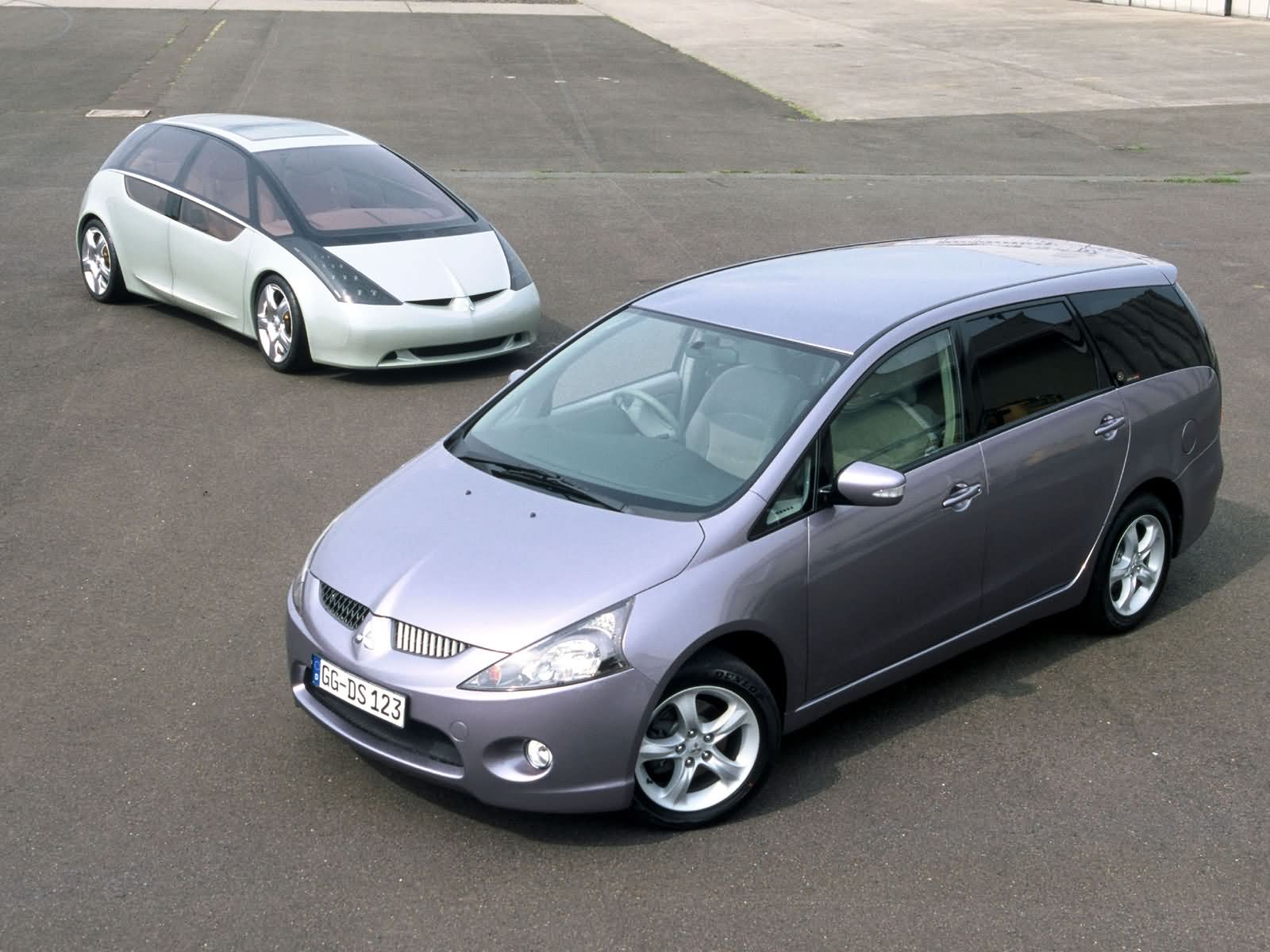 Mitsubishi Grandis: 10 фото