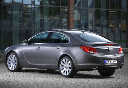 Opel Insignia Hatchback: 4 фото