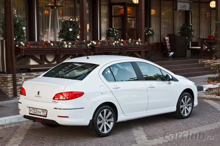 Peugeot 408: 4 фото