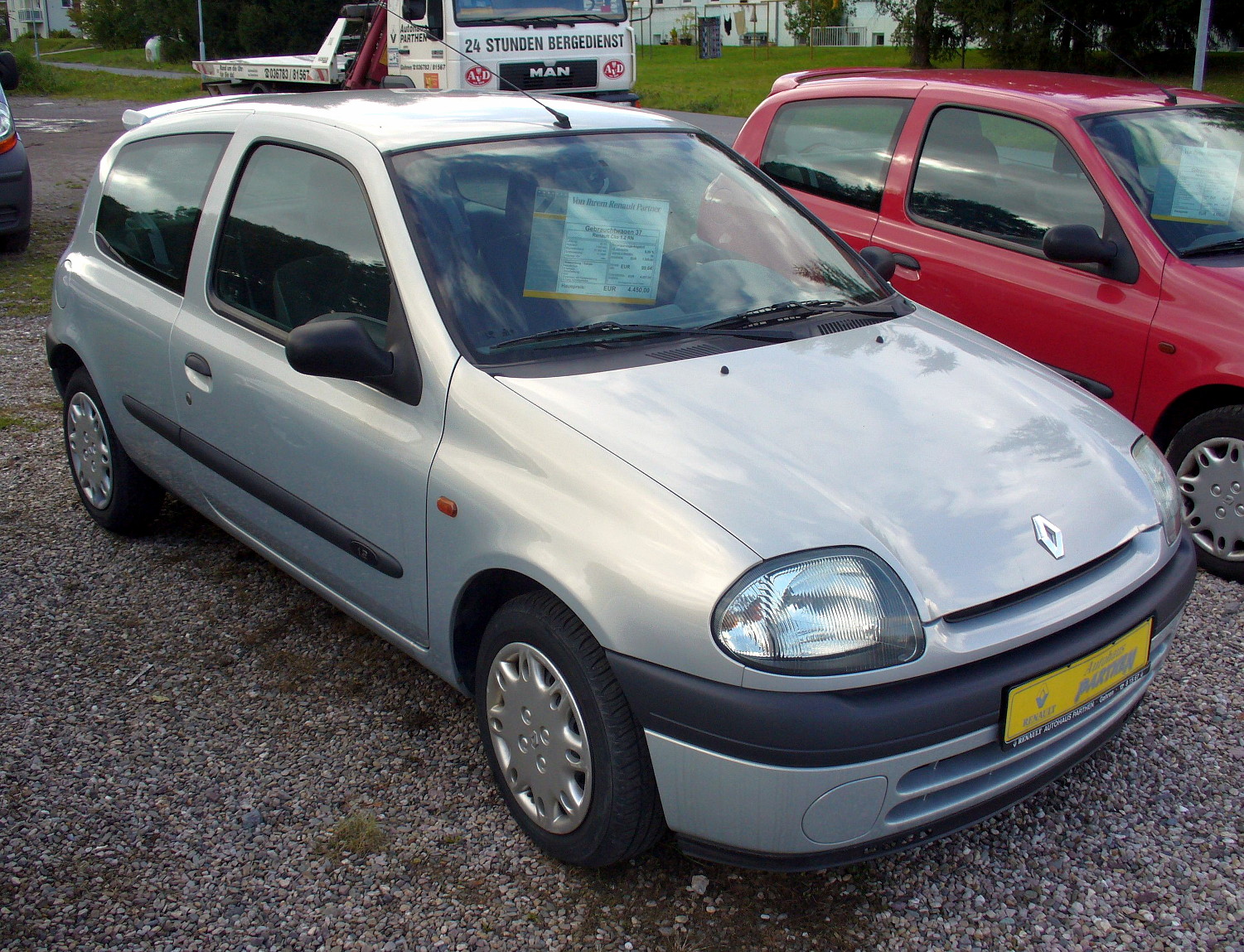 Renault Clio II: 4 фото