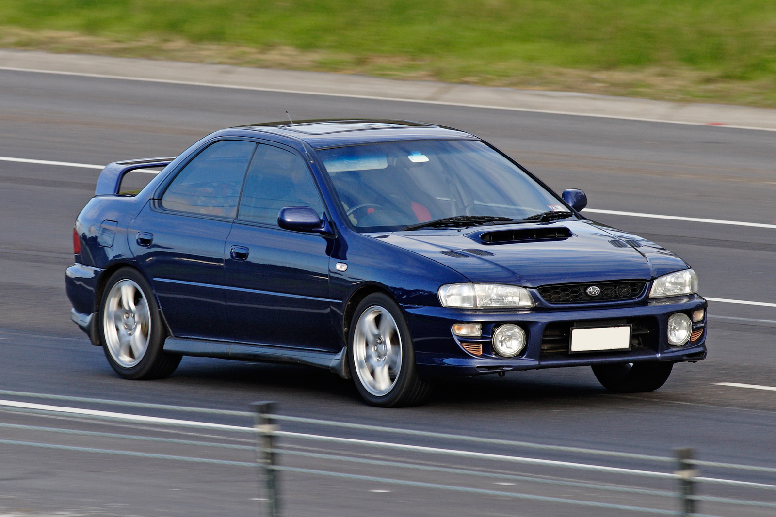 Subaru Impreza WRX Sedan: 10 фото