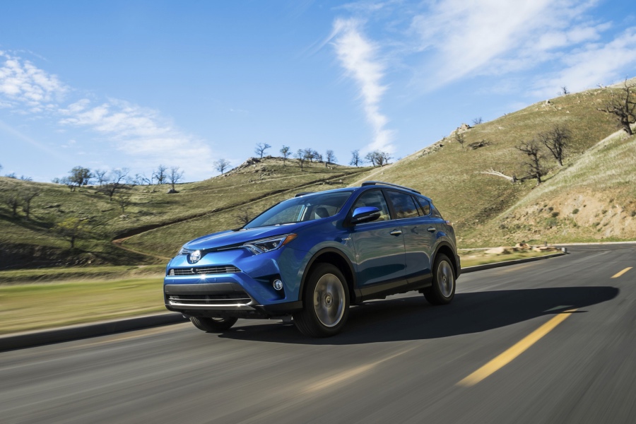 Toyota rav4 hybrid: 7 фото