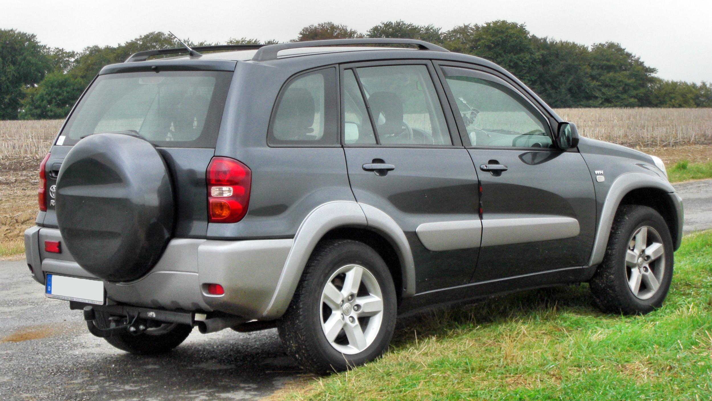 Toyota RAV4 II: 2 фото